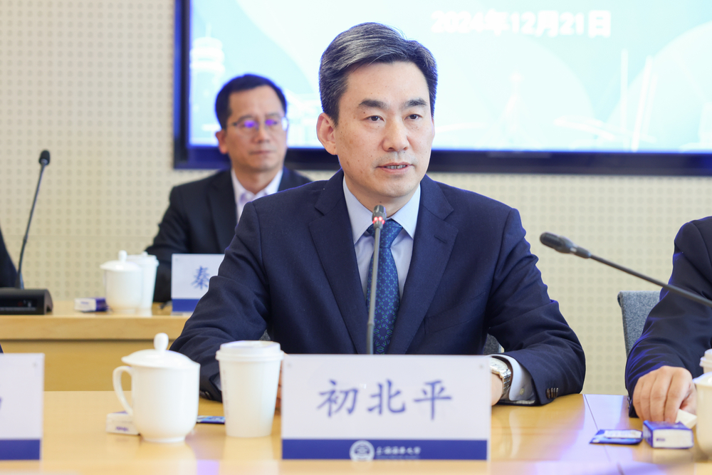 20241222131128432600.jpg 初北平校长作汇报发言