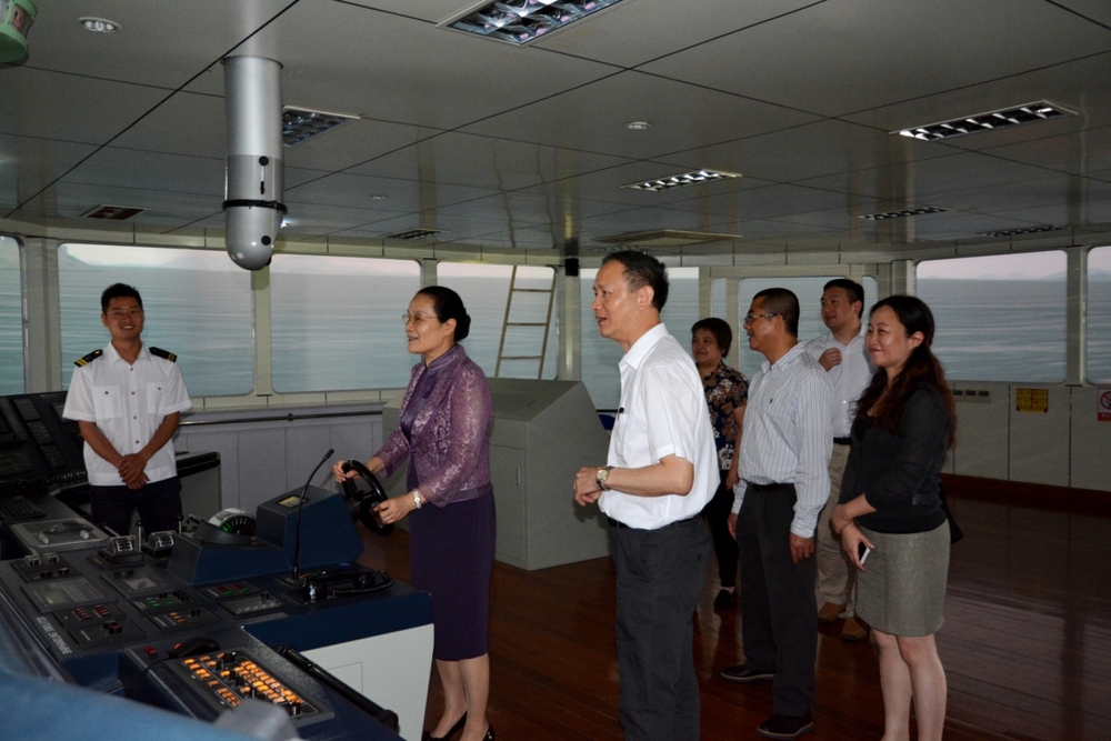 参观航海模拟实验室