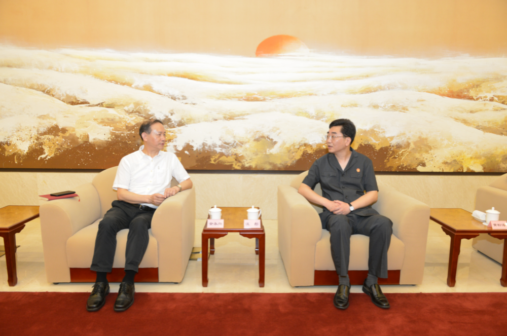 金永兴书记一行受到上海海事法院党组书记、院长汪彤的热情接待