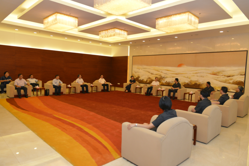 与上海海事法院座谈交流