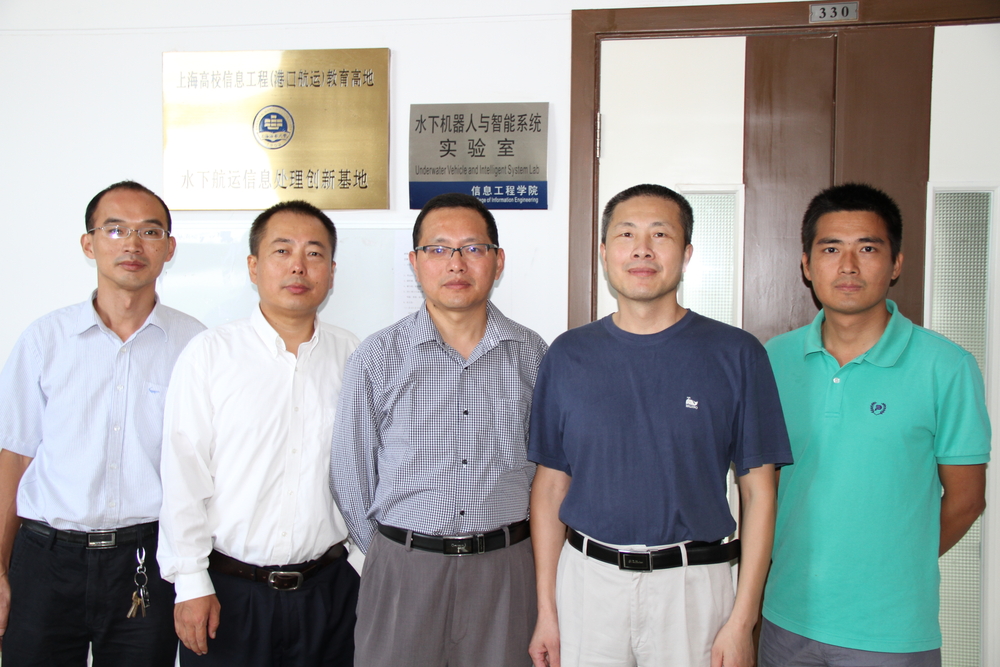 课题组部分人员合影 课题组部分人员合影