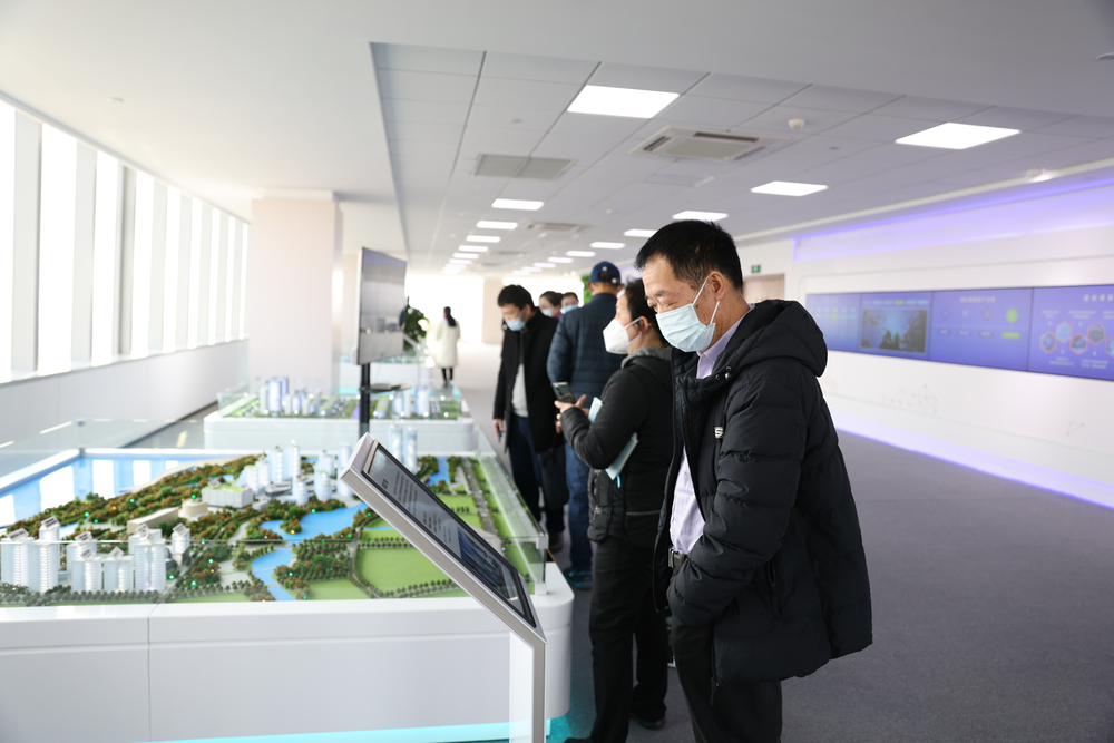 20230217130938048600.jpg 参观