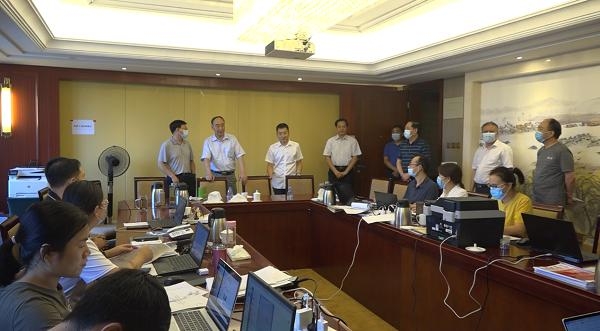 李雨涵参与救灾物资调配等工作