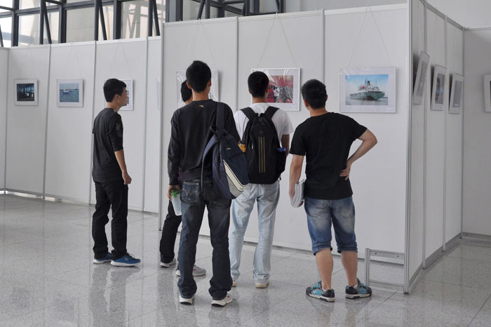 上海海事大学举办首届校园风采大型摄影展