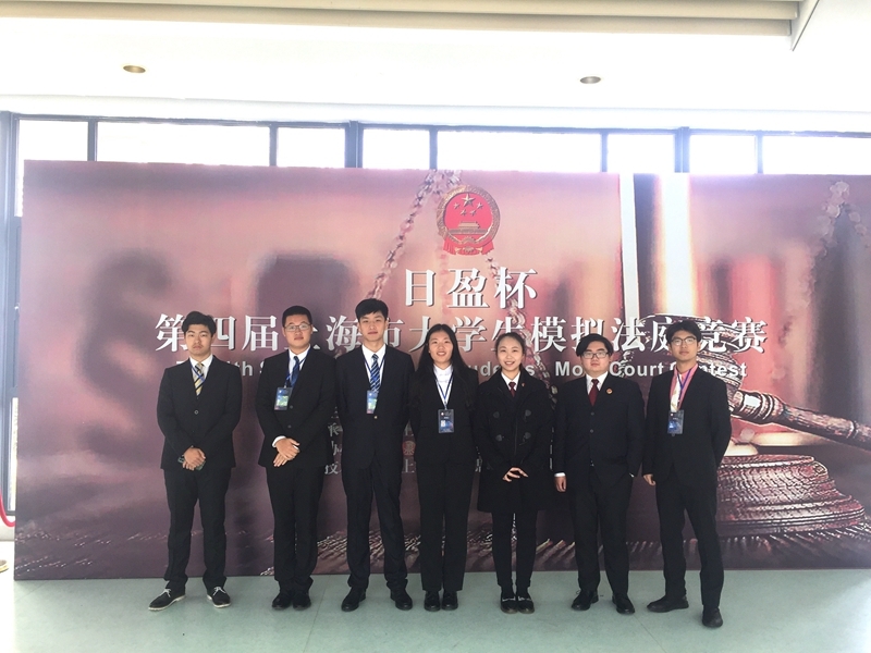 我校代表队成员合影 我校代表队成员合影