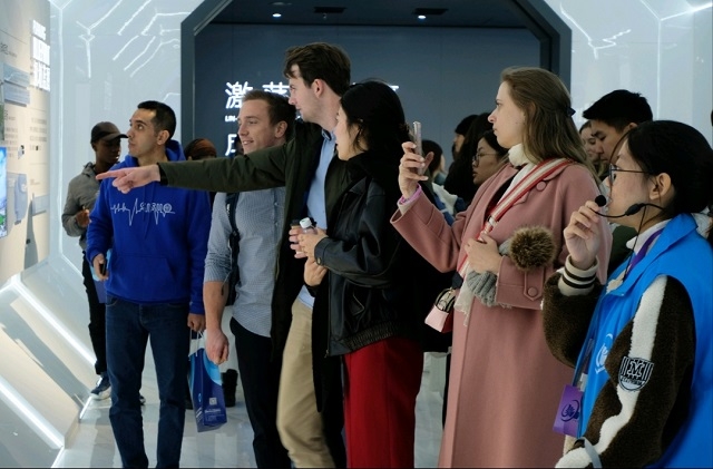 20240125035446064200.jpg 2023年“奔赴临港,融通世界”国际留学生走进新片区活动