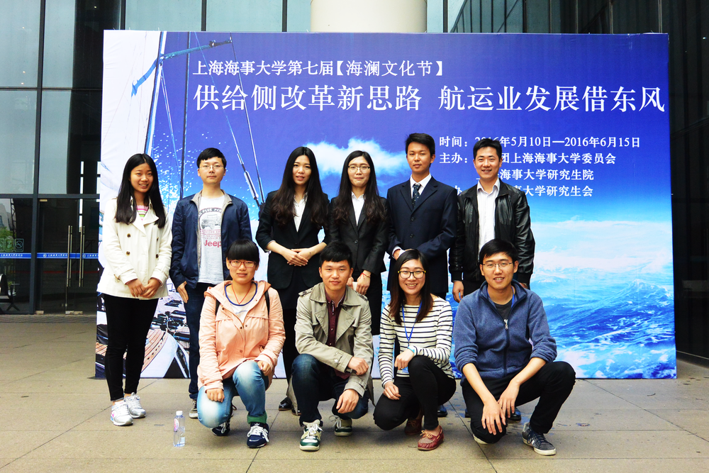 开幕式部分学生留影