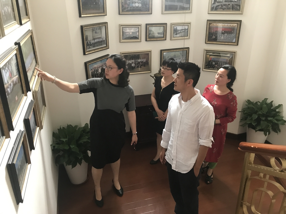 王峰校友参观校友之家