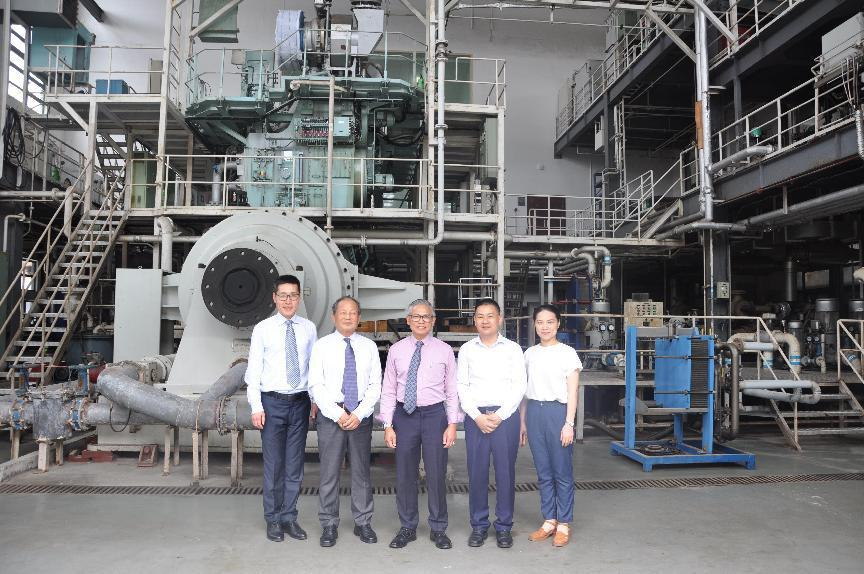 参观自动化机舱