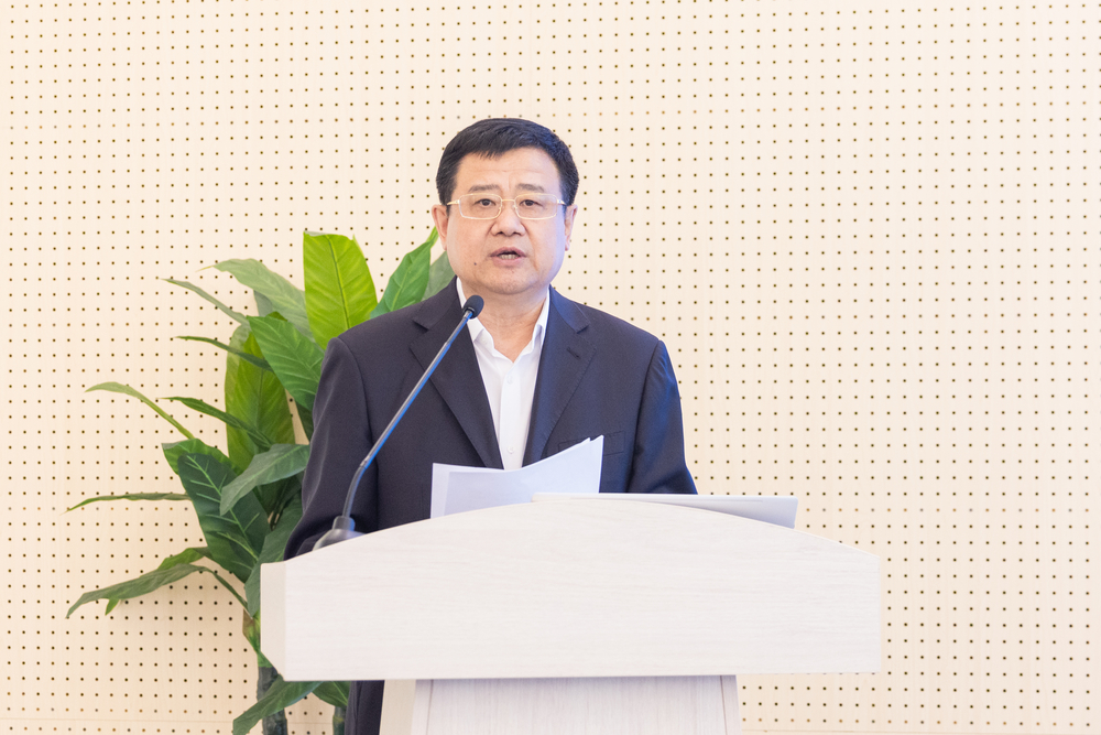 校党委书记宋宝儒主持