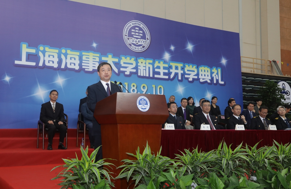 教师代表、经济管理学院劳知雷老师发言