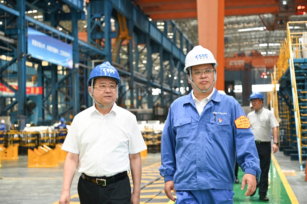 参观中船三井车间