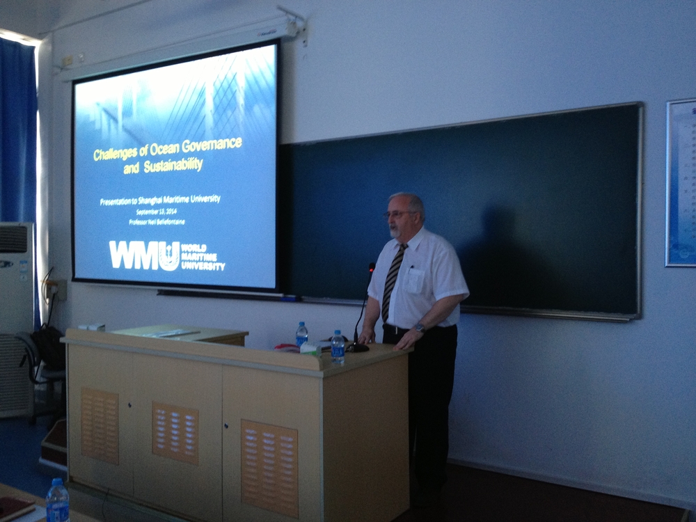 Neil A. Bellefontaine教授为我校学生作讲座