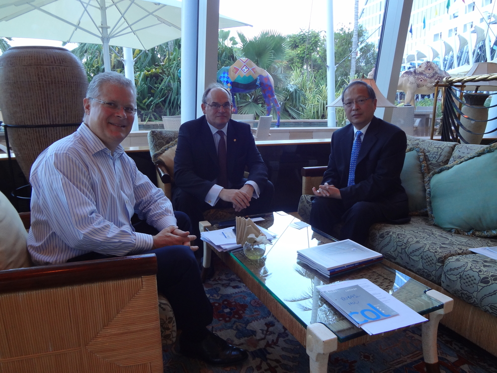 於世成书记与BIMCO 主席（中）、BIMCO 秘书长（左）会谈