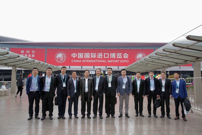 我校与会人员合影 我校与会人员合影