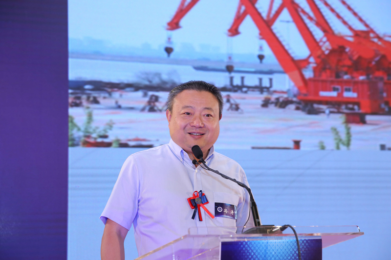 1989级起重运输与工程机械专业校友、上海鼎盛港机有限公司、江苏鼎盛重工有限公司总经理、上海海事大学校友企业家联合会理事冯涛发言 1989级起重运输与工程机械专业校友、上海鼎盛港机有限公司、江苏鼎盛重工有限公司总经理、上海海事大学校友企业家联合会理事冯涛发言