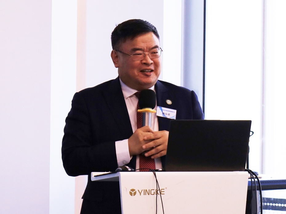 20241205084540760300.jpg 盈科律师事务所全球董事会主任梅向荣致辞