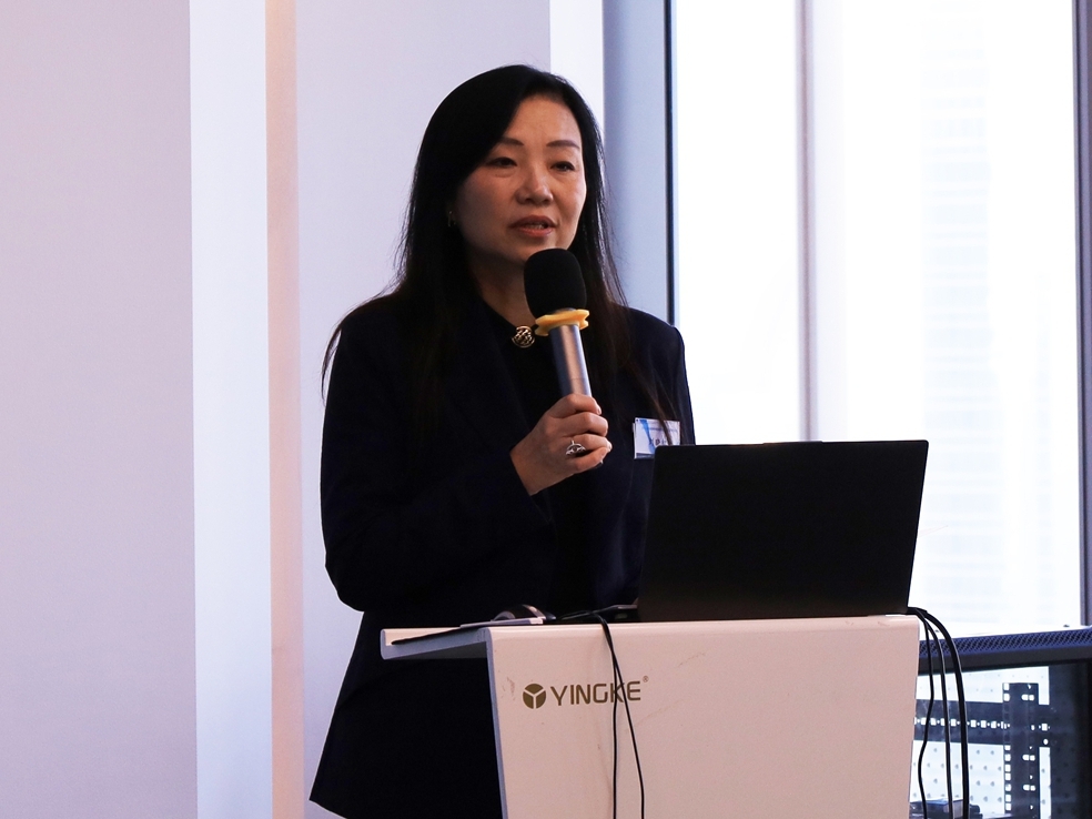 20241205084540501500.jpg 上海仲裁委员会主任,上海政法学院党委副书记、校长刘晓红致 欢迎词