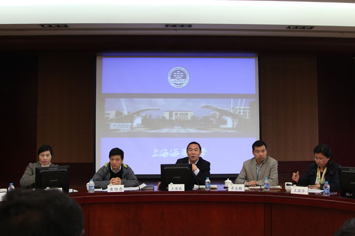 王海威副校长介绍学校发展情况