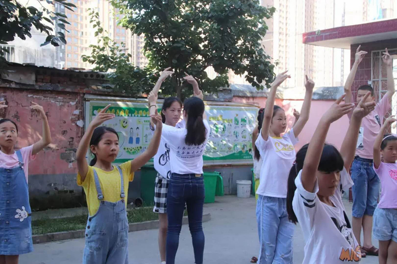 舞蹈课进行时  舞蹈课进行时