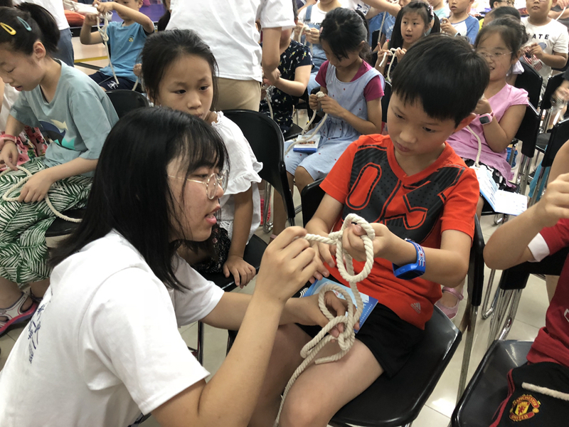 教小朋友打水手结 教小朋友打手结