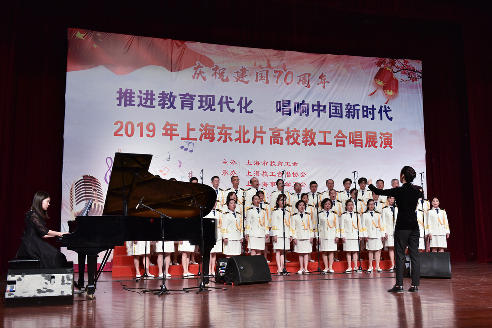 我校合唱队