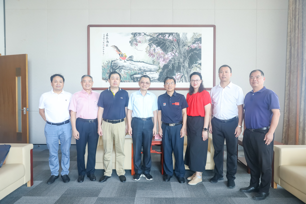 陆靖校长一行走访集美大学