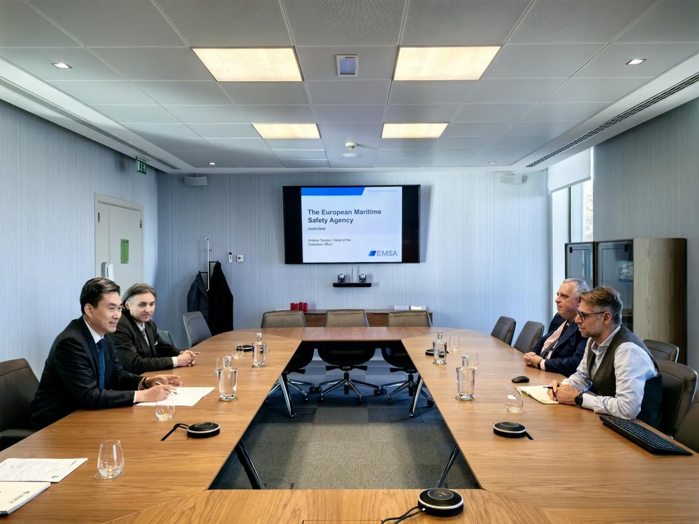 20241222005919572200.jpg 与欧洲海事安全局座谈交流