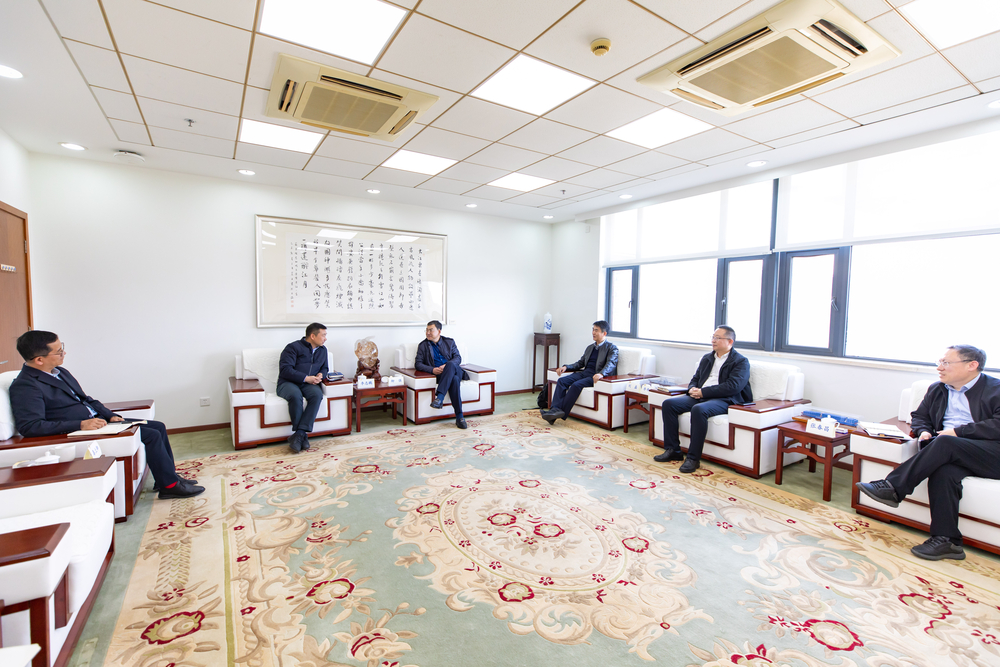 20250302061910715200.jpg 双方座谈交流