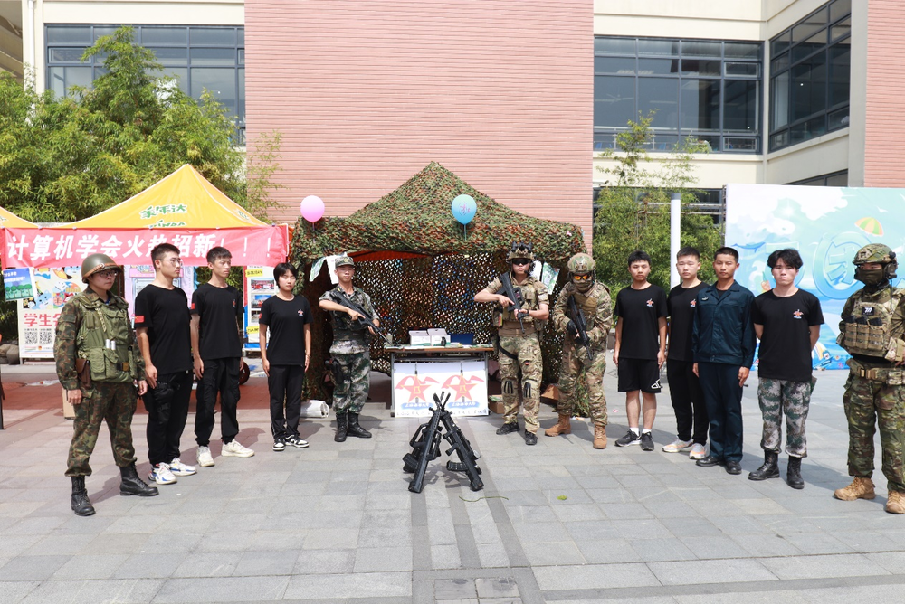 20230930015355042300.png 学生社团展示