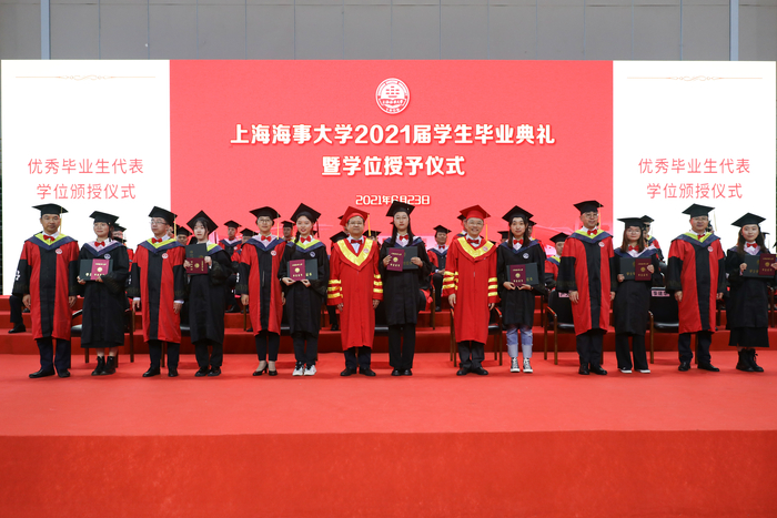 优秀毕业生代表学位颁授仪式