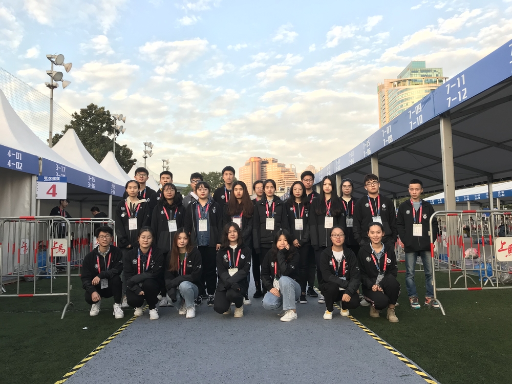 取包组小组合照