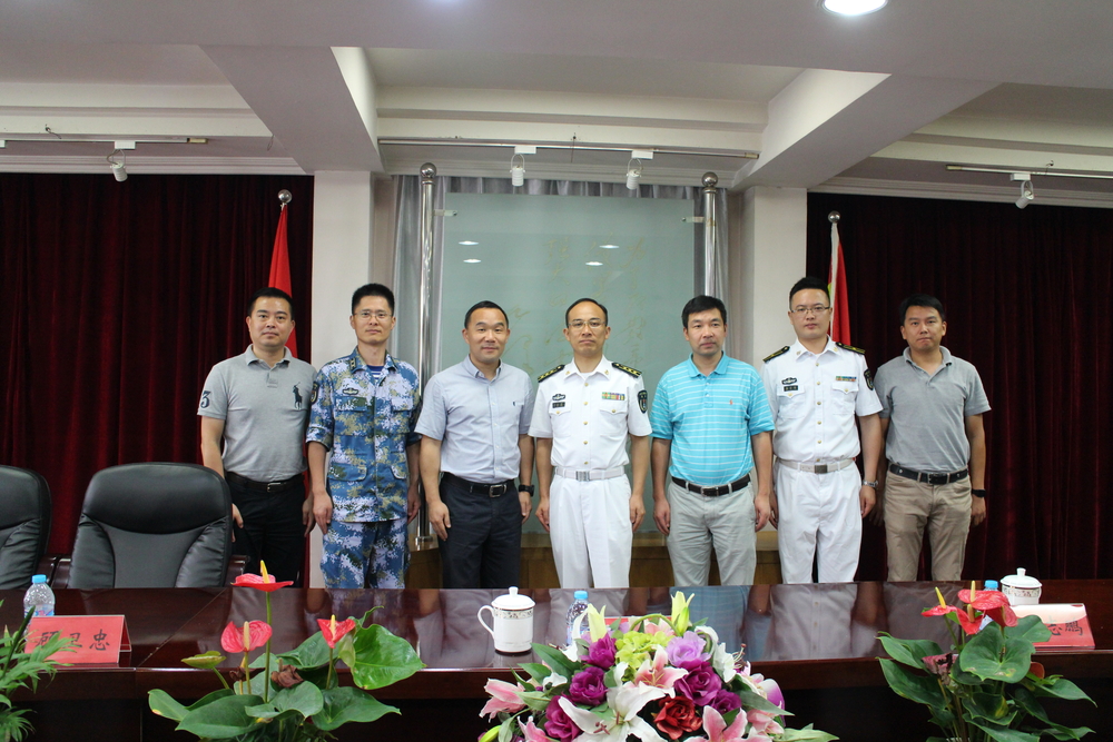 我校慰问共建部队官兵