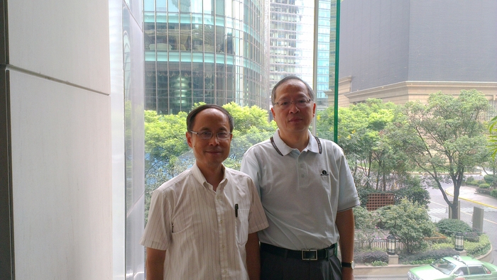 於世成书记和徐明会长合影