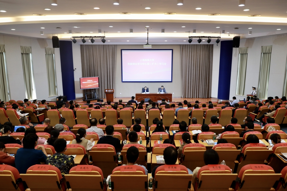 报告会现场