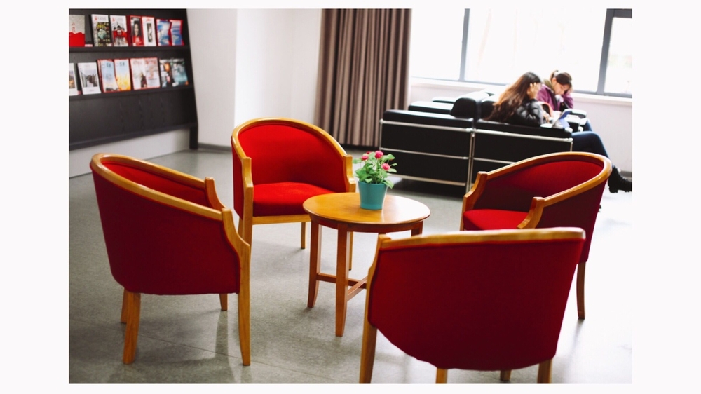 “教工书房”室内布局(图书馆B107)