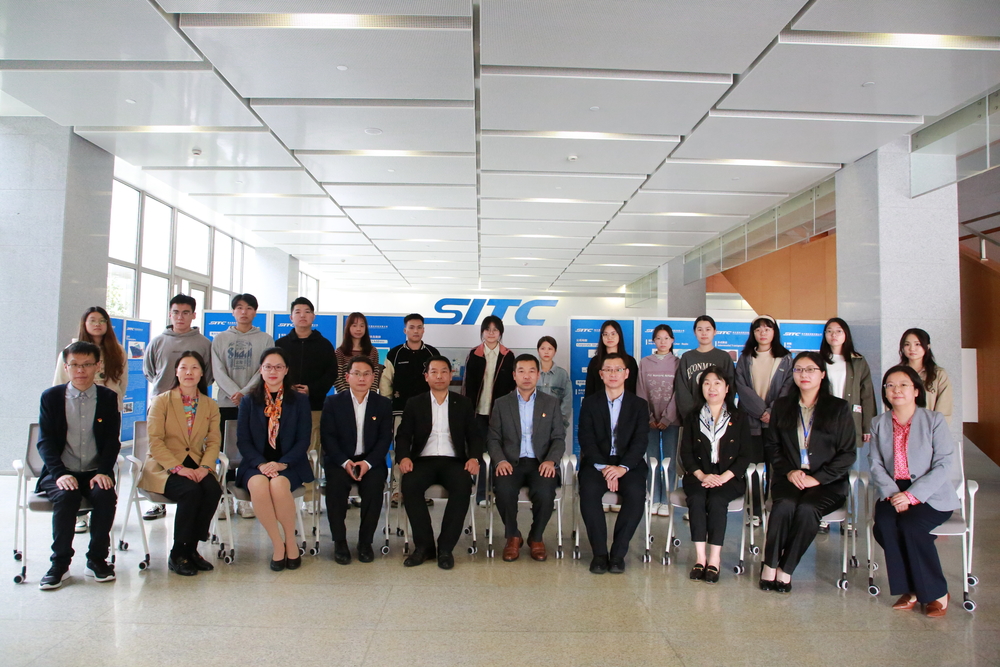 20221111145131628900.jpg 大厅合影