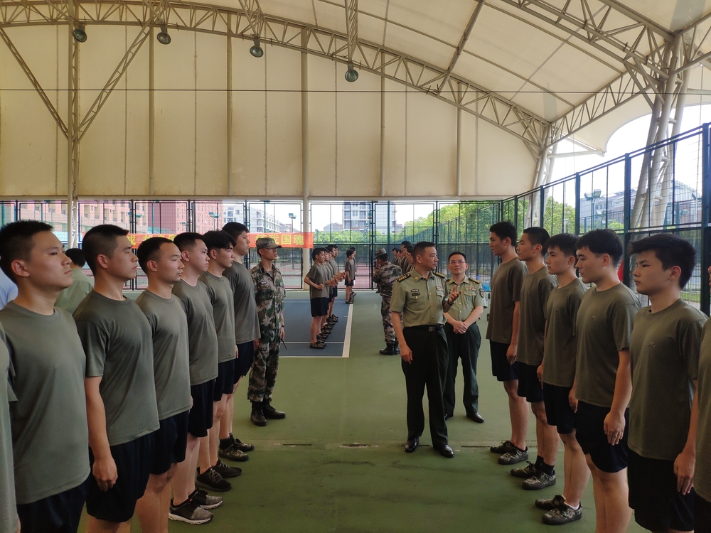 陈立新一行视察学员役前训练工作