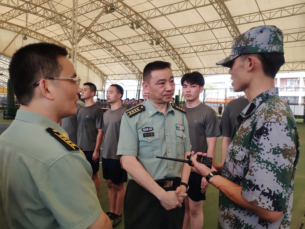 陈立新询问学员役前训练情况