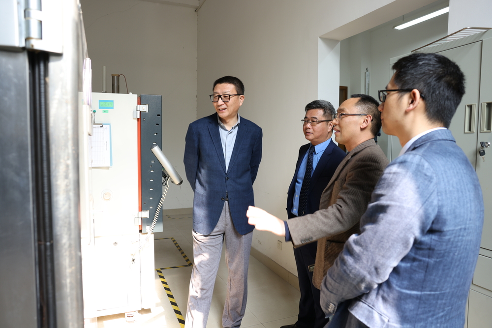 20230312045233769100.jpg 任小波副总经理一行参观航运技术与控制工程交通运输行业重点实验室