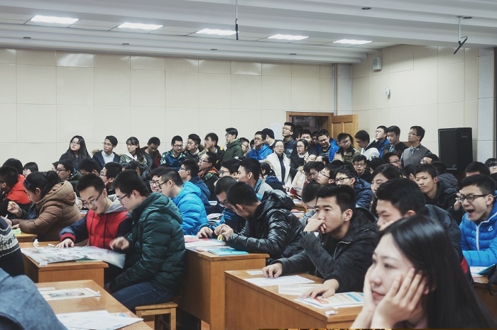 聚精会神聆听海大声音 聚精会神聆听海大声音