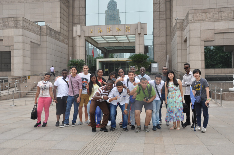 学员们参观上海博物馆