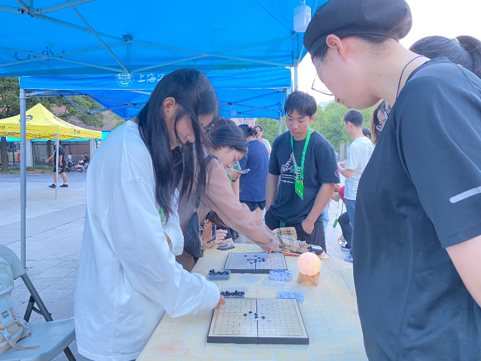 20231010140430783600.png 中秋游园会五子棋对弈