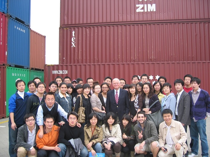学员到港口参观学习