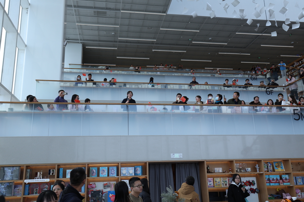 20240104011754659600.jpg 演唱《我和我的祖国》