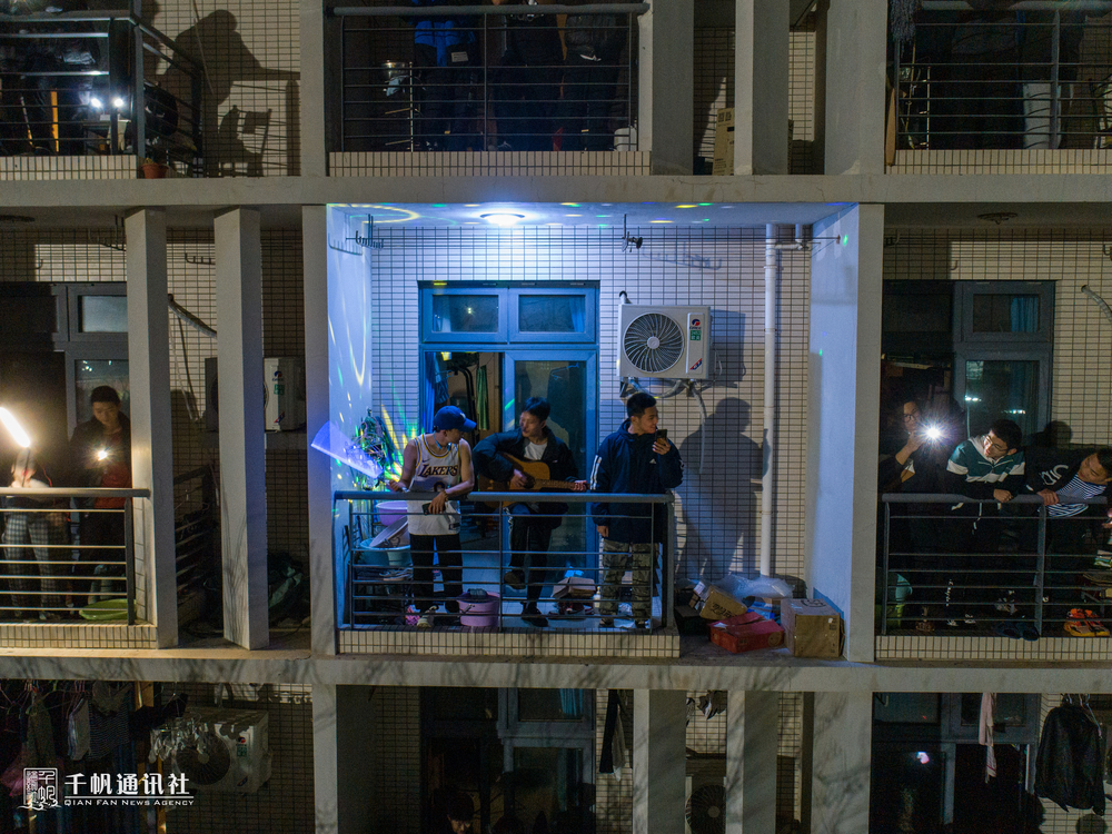 阳台音乐会现场