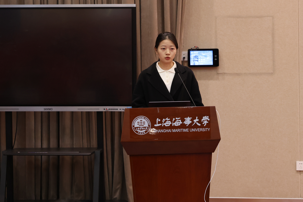 20230304061750787600.jpg 示范岗辅导员何航发言