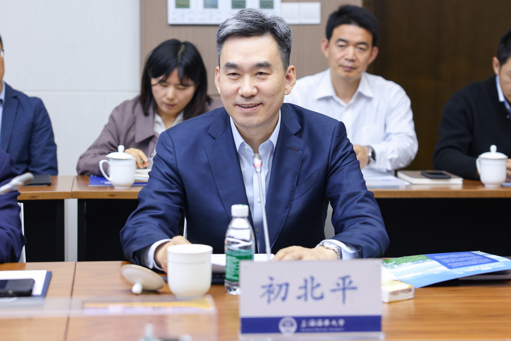 20250419032927087200.jpg 初北平校长介绍学校科技工作情况