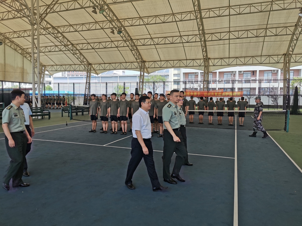 宋宝儒陪同陈立新一行视察学员役前训练工作