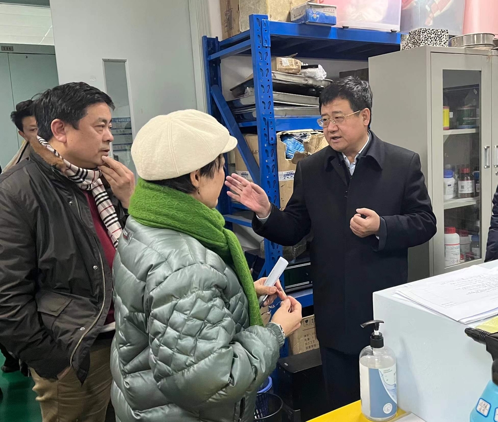 宋宝儒书记带队开展实验室安全检查